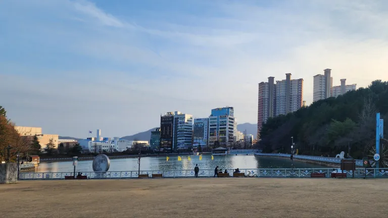 창원 가볼 만한 곳 용지호수공원 역사와 추억