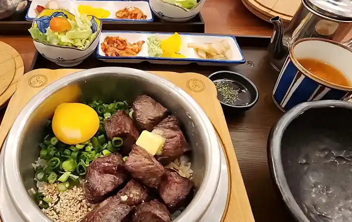 창원 중동 유니시티 돌솥 비빔밥 맛집 담솥 어반 브릭스점